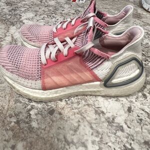 Youth Size 6 Adidas Bounce